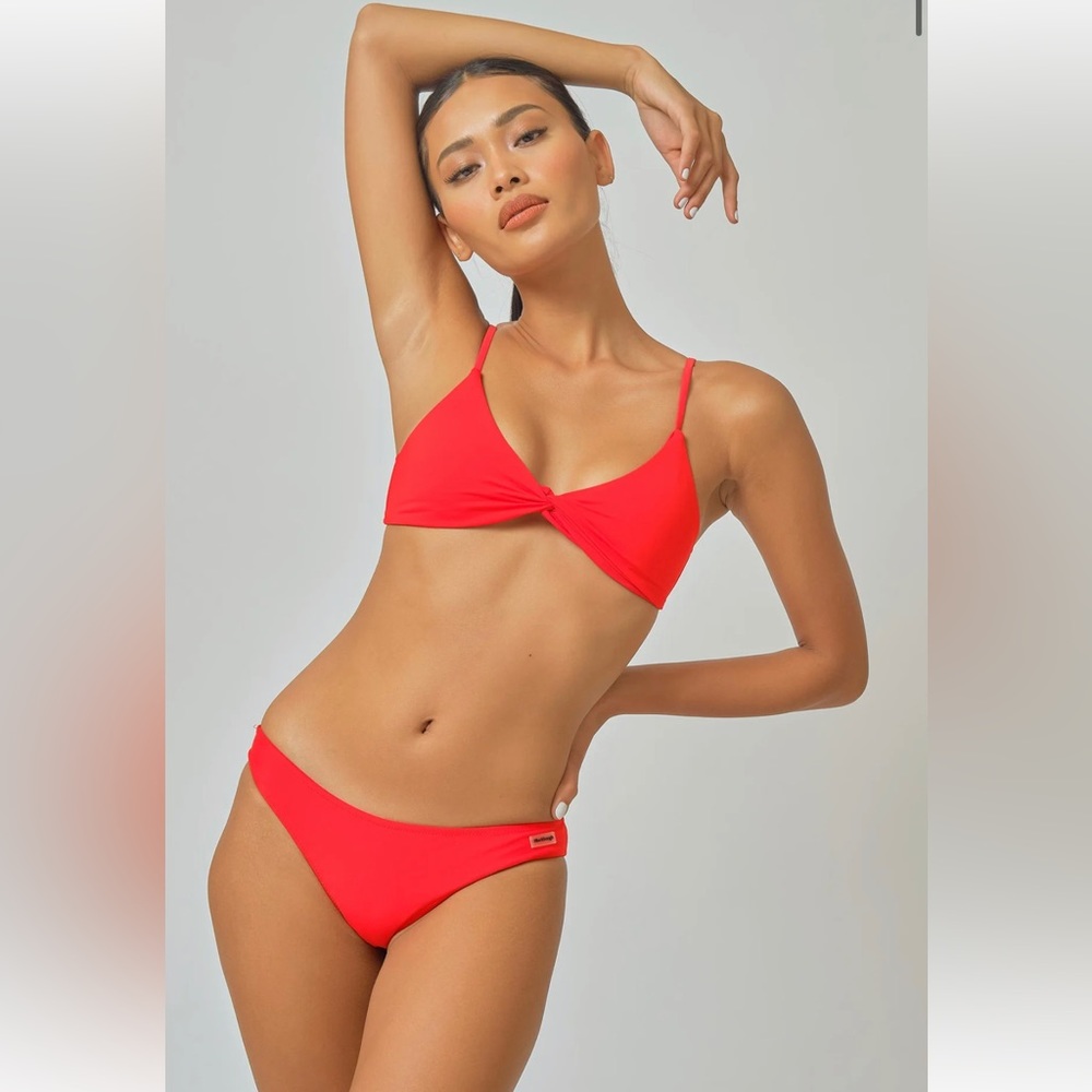 BLACKBOUGH - TONA TWISTED TOP + bottoms